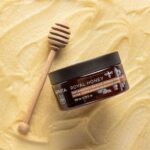 Apivita Royal Honey Body Scrub with Sea Salts Απολεπιστικό Σώματος για Τόνωση & Αναζωογόνηση 200ml - Image 2