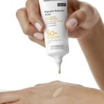 Heliocare 360 Pigment Solution Fluid SPF50+ Αντηλιακό που Βελτιώνει τις Δυσχρωμίες, 50ml - Image 3