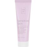 Lavish Care Sensitive Skin Soothing Facial Scrub Απαλό Απολεπιστικό Προσώπου, 50ml