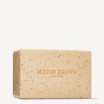Molton Brown Re-charge Black Pepper Bodyscrub Bar 1τεμ - Image 2