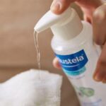 Mustela No-Rinse Cleansing Water Βρεφικό-Παιδικό Καθαριστικό Υγρό Χωρίς Ξέᴨλυμα, 300ml - Image 2
