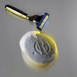 Roger&Gallet Cologne Twist Shaving Bar Μπάρα Ξυρίσματος με Άρωμα Εσπεριδοειδών, 100g - Image 2