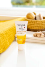 Weleda Celedula Gift Set Κρέμα Αλλαγής Πάνας, Σαμπουάν & Αφρόλουτρο & Σφουγγάρι με σχέδιο Aρκουδάκι - Image 4