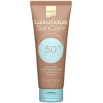 Intermed Luxurious Suncare Σετ με Αντηλιακές Κρέμες Προσώπου & Nεσεσέρ 1σετ - Image 3